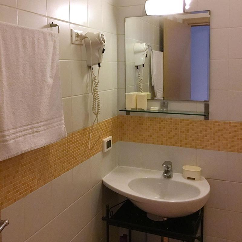 Ale&Andrea Apartments Blu & Lilla ローマ エクステリア 写真