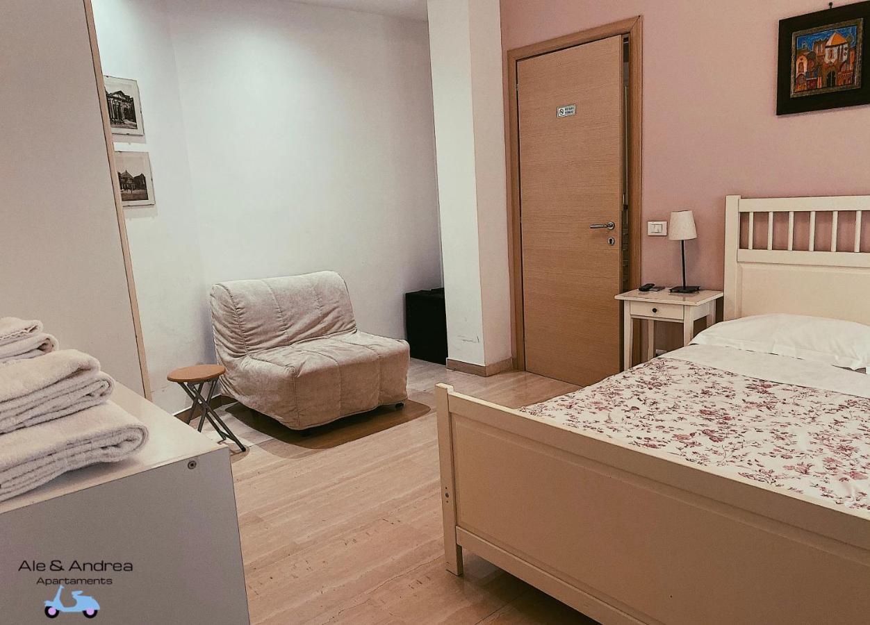 Ale&Andrea Apartments Blu & Lilla ローマ エクステリア 写真